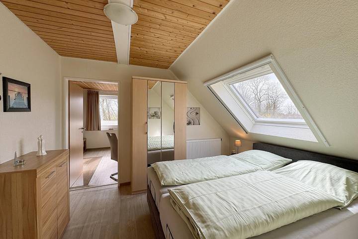 Ferienwohnung für 2 Personen, mit Balkon und Terrasse sowie Garten in Neuharlingersiel - 4