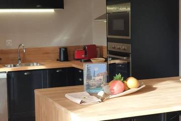 Gîte pour 4 personnes, avec jardin à Sebourg