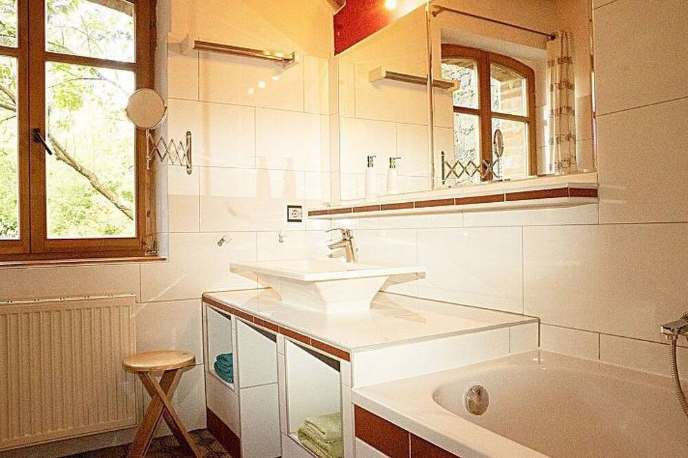 Ganze Wohnung, Wohnung in Haselberg mit Großem Garten in Wriezen, Märkische Schweiz-Oderland