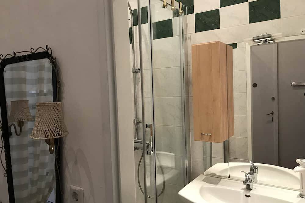 Ganze Wohnung, Großzügiges 88 m² großes Apartment im 1. Stock in Wien, Wienerwald