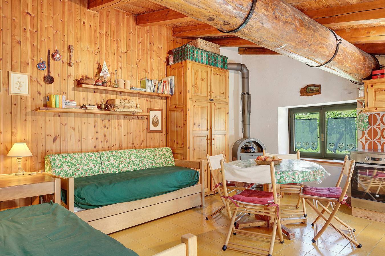 Casa Vacanze 'La Tana Con L'Ermellino' con Vista Montagna, Giardino e Wi-Fi in Tirivel, Comune di Morgex
