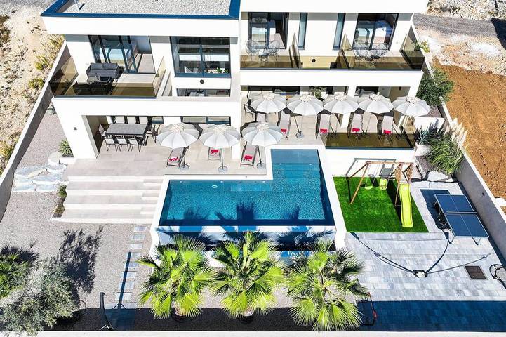 Ferienhaus für 8 Personen, mit Balkon in Jasenice