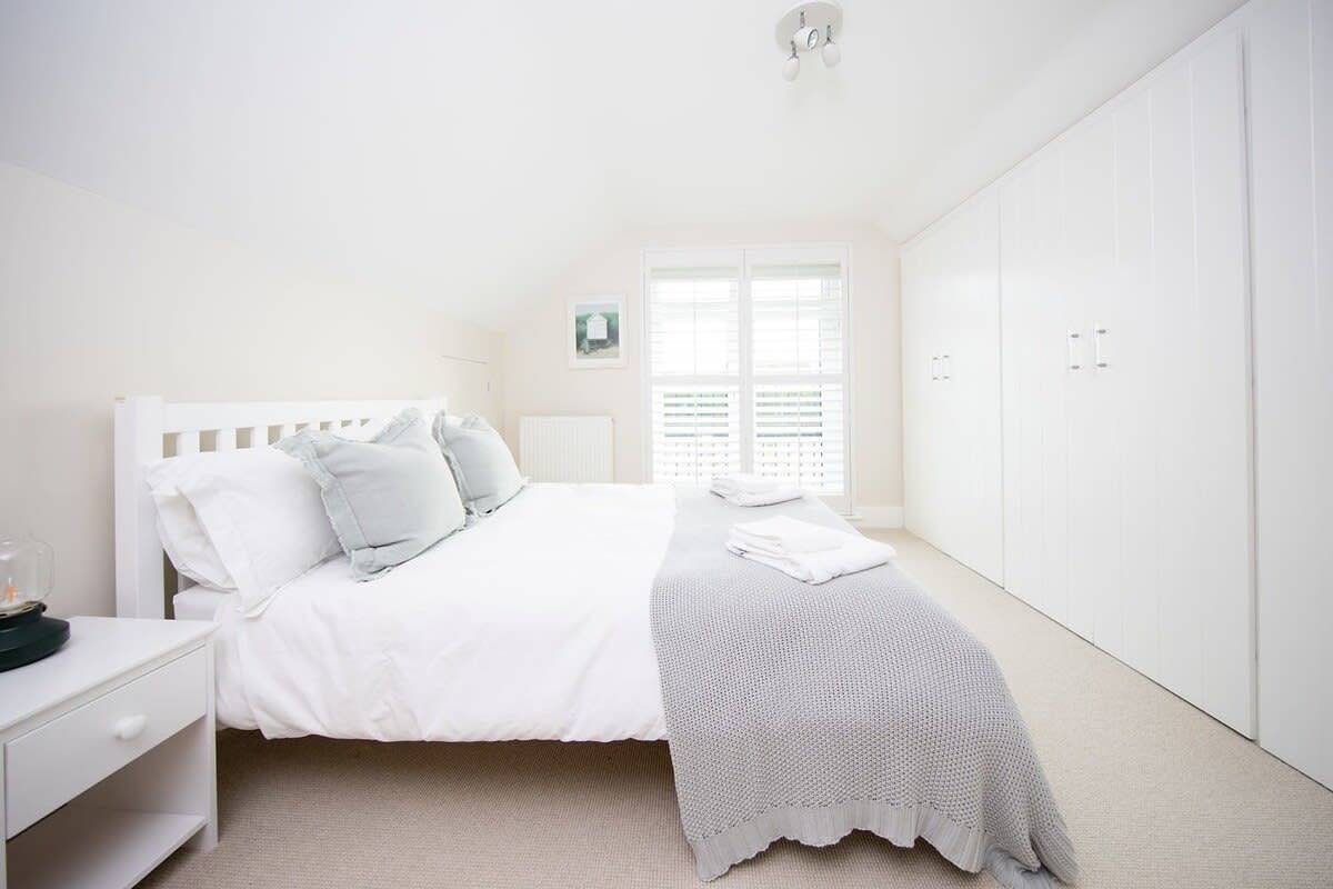 Superior house for 6, near beach w/parking/garden in West Wittering Beach, West Wittering