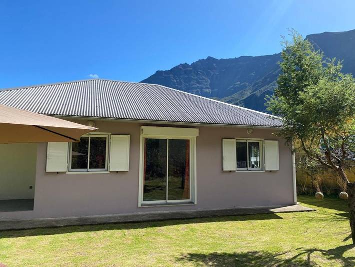 Location de vacances pour 9 personnes, avec vue et jardin à Cilaos - 4