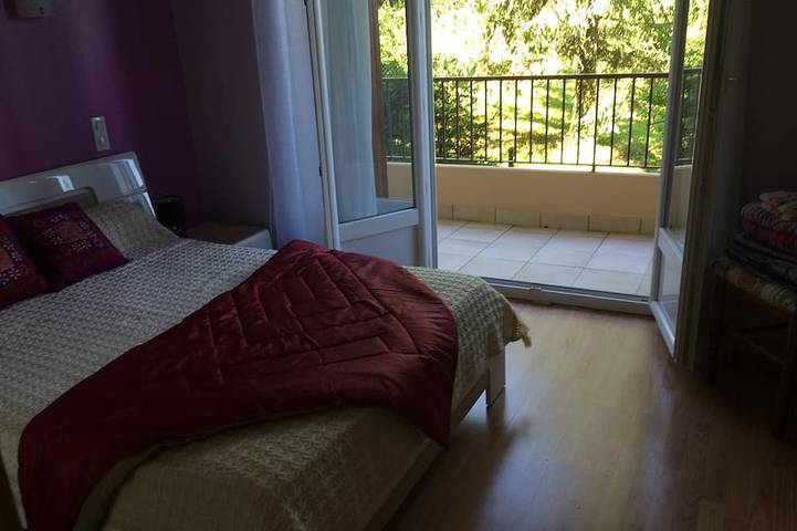 Entire apartment, T2 5 minutes from downtown, garage and private parking in Rodez, Aveyron