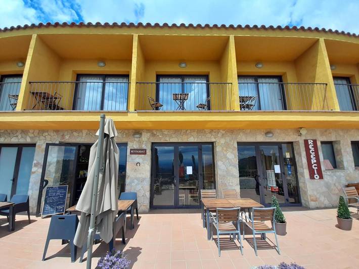 Apartment in A Hotel 'Hotel Rural Cor De Prades' with Sea View, Balcony and Wi-Fi in Mont-ral, Alt Camp
