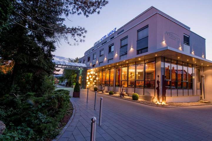 Hotel für 2 Personen, mit Sauna und Garten sowie Pool, mit Haustier in Mainz