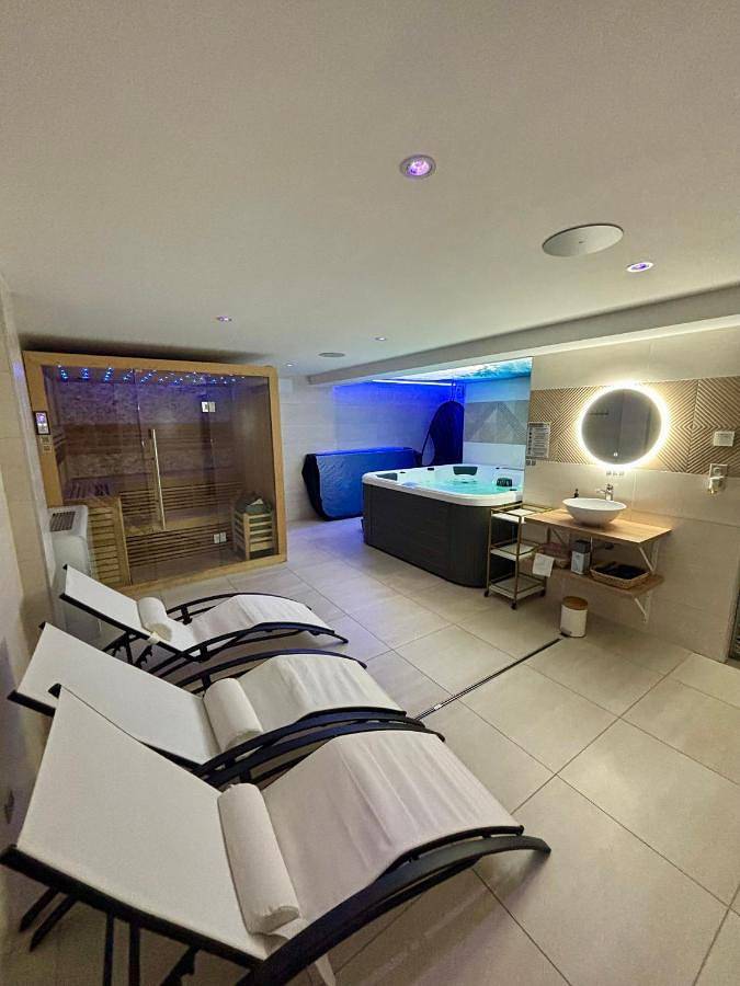 Villa pour 14 personnes, avec Balcon et Jacuzzi ainsi que Terrasse et Jardin en Alsace - 4