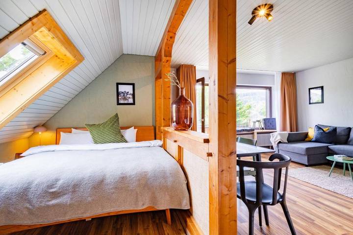 Ferienwohnung für 2 Personen, mit Ausblick und Seeblick sowie Garten in Titisee (Titisee-Neustadt)