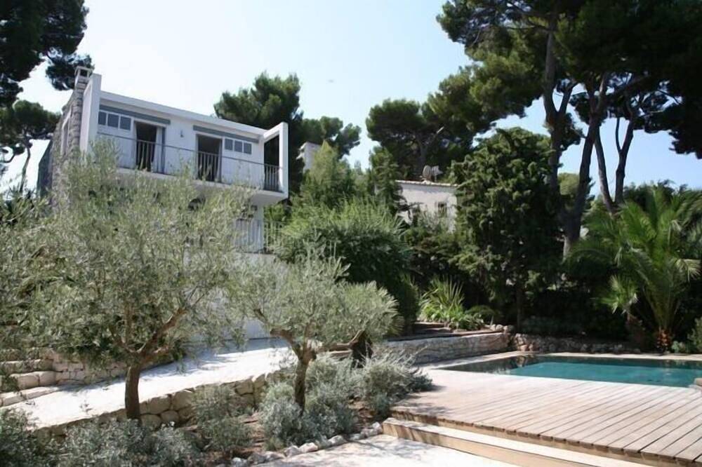 Villa moderne au coeur du Cap d'Antibes in Antibes, Côte méditerranéenne (France)