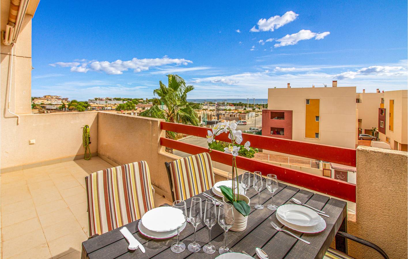 Geheel vakantieappartement, Appartement met zeezicht, zwembad en terras in Orihuela, Costa Blanca