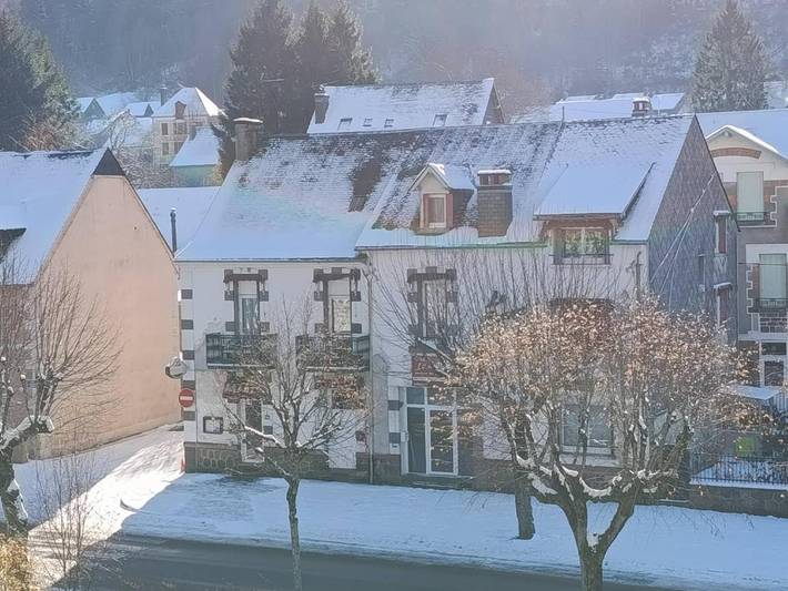 Location de vacances pour 8 personnes, avec balcon et vue dans Gare De La Bourboule - 4
