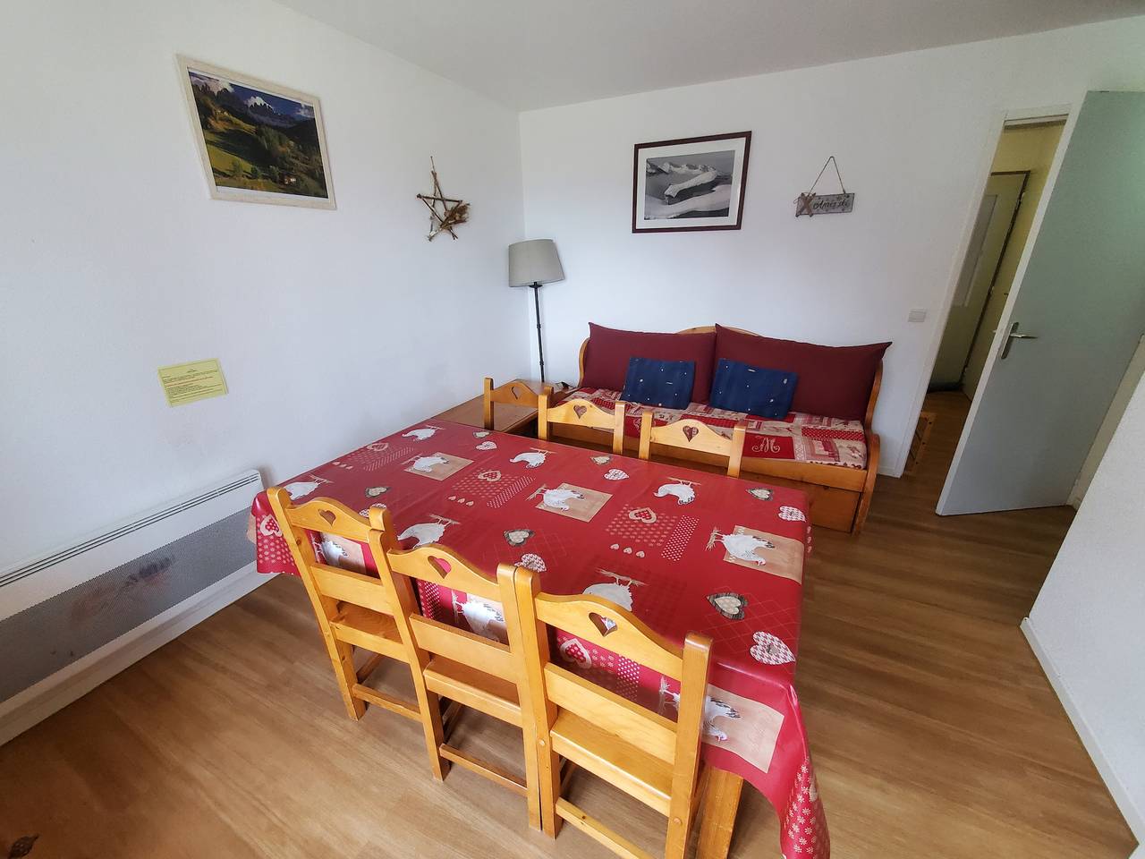 Entire apartment, Holiday apartment for 6 people with terrace in Super Besse, Besse-et-Saint-Anastaise