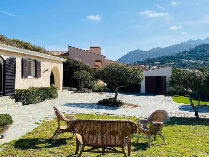 Casa vacanza per 7 persone, con Terrazza e Giardino a Corbara