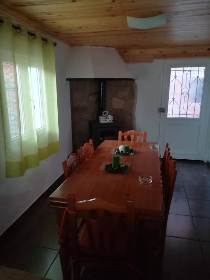 Casa rural para 13 personas, con vistas y jardín, Se admiten mascotas en Comarca de Teruel - 3