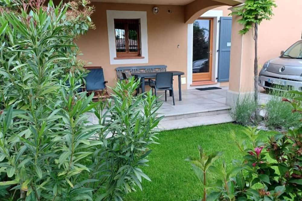 Appartement entier, Appartement sur jardin entre Sisteron et Gorges de la Méouge: Hauts de Toscane 2 in Ribiers, Région de Gap