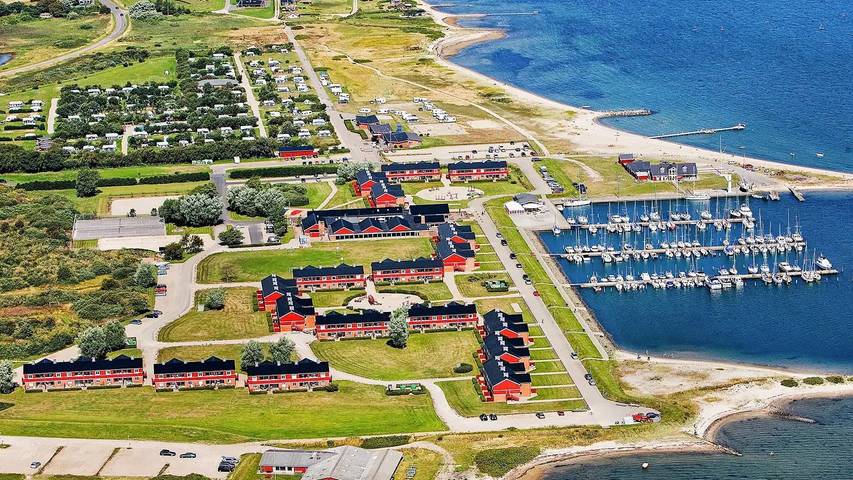 Ferielejlighed for 5 personer, med pool og terrasse samt sauna, husdyr tilladt i Lemvig