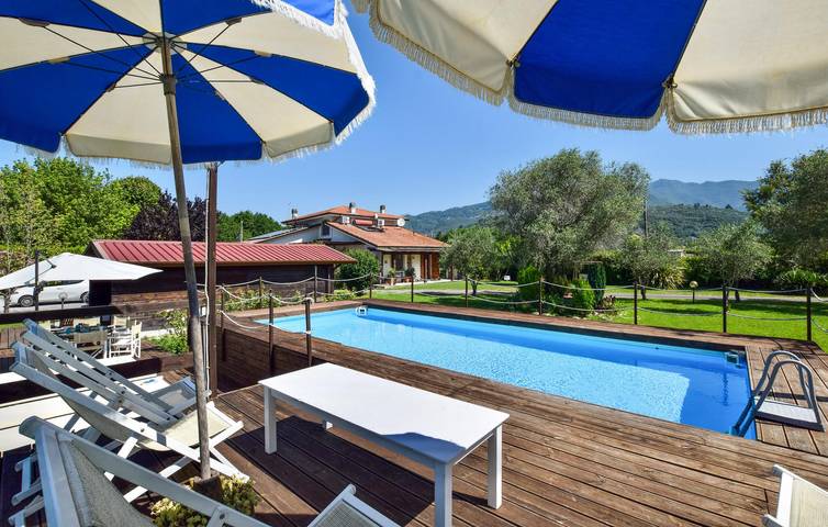 Location de vacances pour 10 personnes, avec piscine à Pietrasanta - 2
