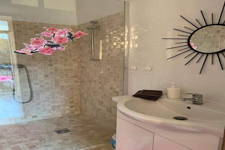 Gîte pour 3 personnes, avec balcon, animaux acceptés à Fontaine-de-Vaucluse - 4