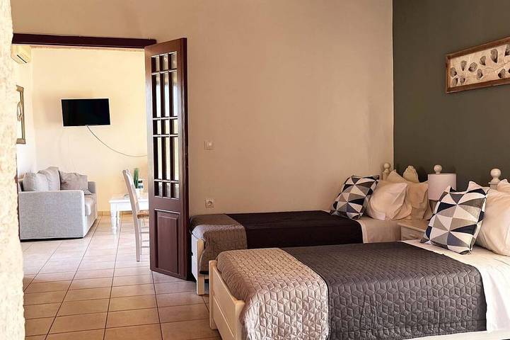 Ferienwohnung für 4 Personen, mit Garten und Balkon sowie Pool