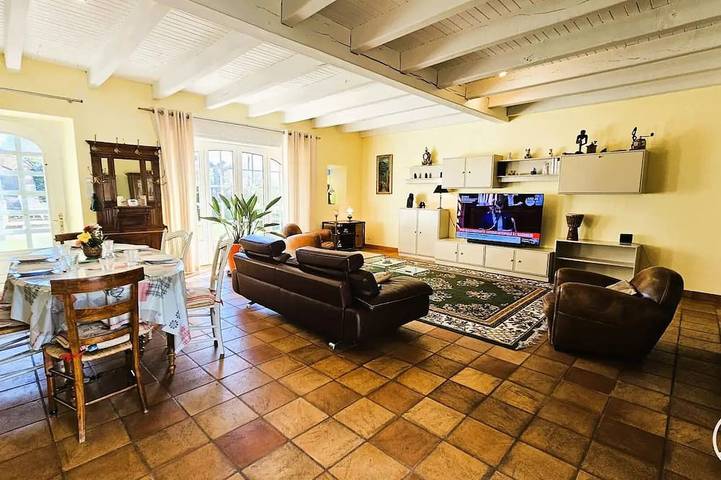 Location de vacances pour 6 personnes, avec Terrasse à Saint-Aulaire (Corrèze)