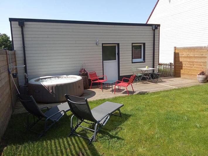 Appartement de vacances pour 2 personnes, avec Jacuzzi et Terrasse ainsi que Jardin et Vue à Hesdin-l'Abbé