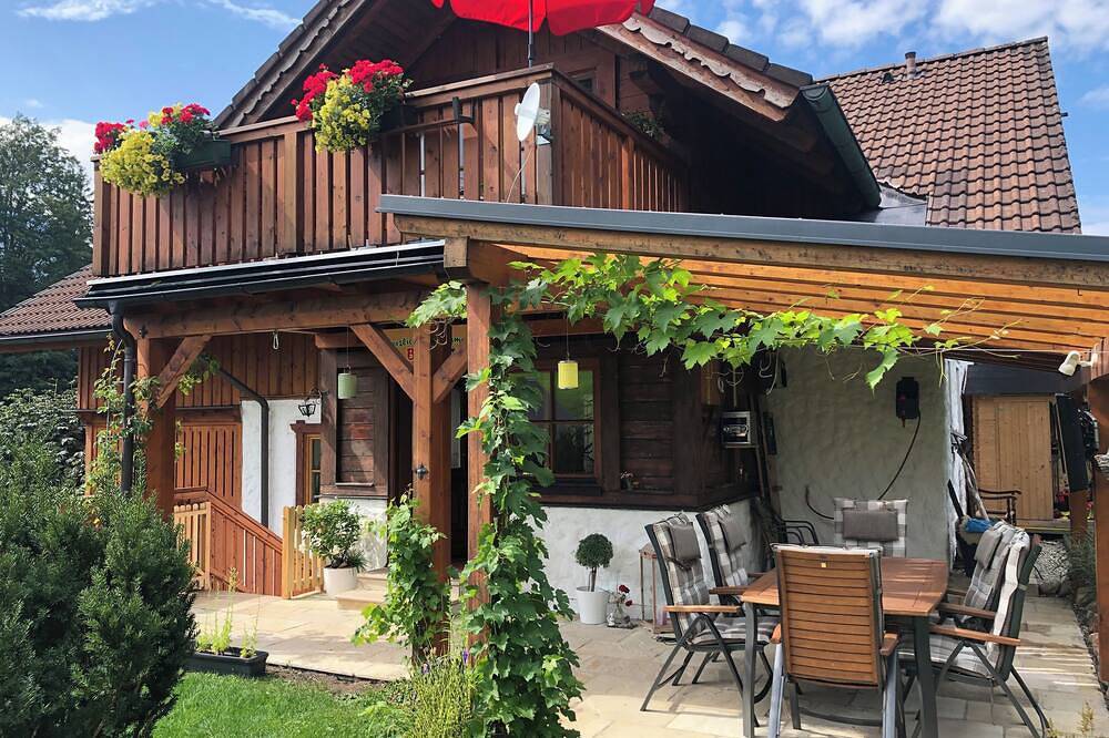 Ganze Wohnung, Komfortable Ferienwohnung mit Charme. Optimal für Familien, Paare und Freunde in Bad Goisern am Hallstättersee, Totes Gebirge