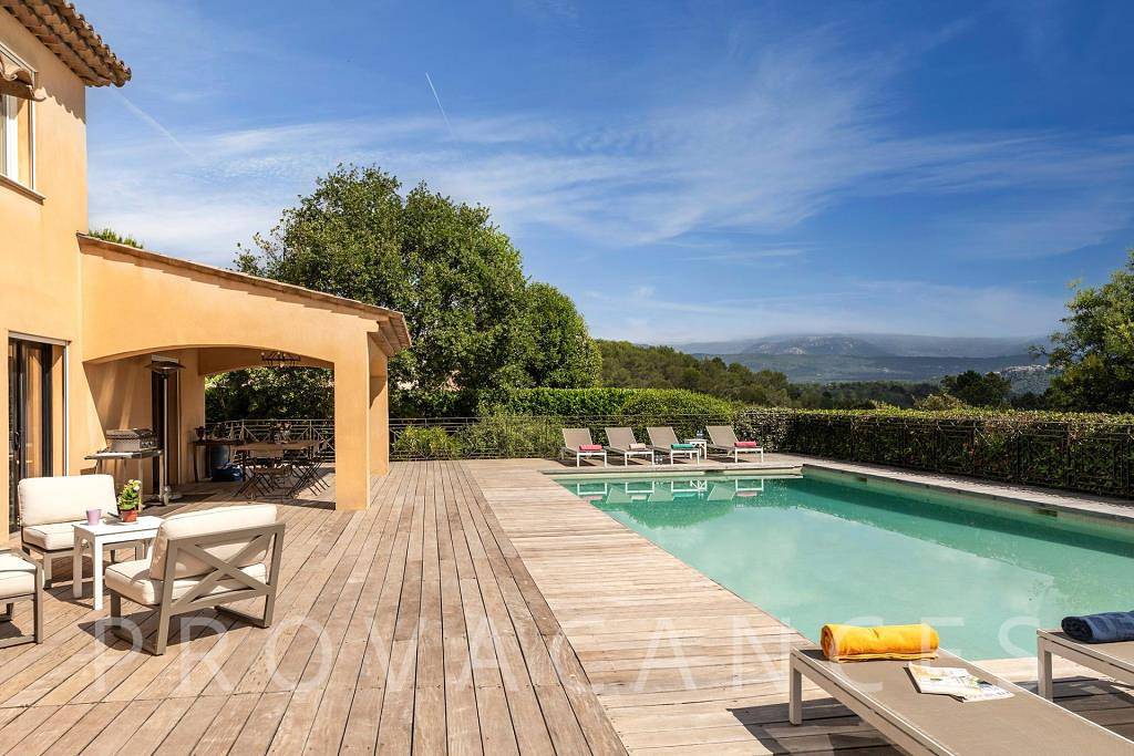 Villa with large pool and beautiful view in Montauroux in Montauroux, Region de Draguignan