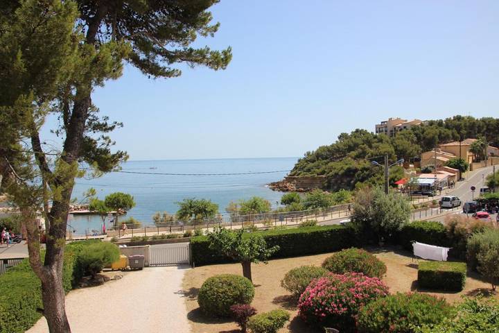 Gîte pour 4 personnes, avec vue ainsi que jardin et balcon à Carry-le-Rouet