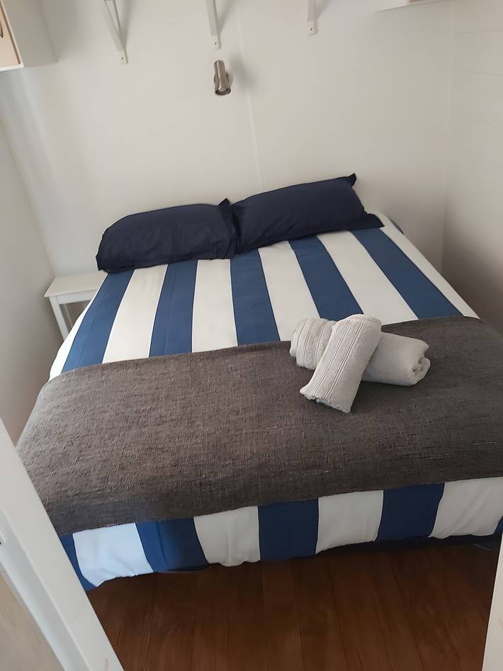 Mobile Home 'L Escale Cocooning D'hourtin' with Shared Pool and Private Terrace in Hourtin, Lesparre-Médoc region