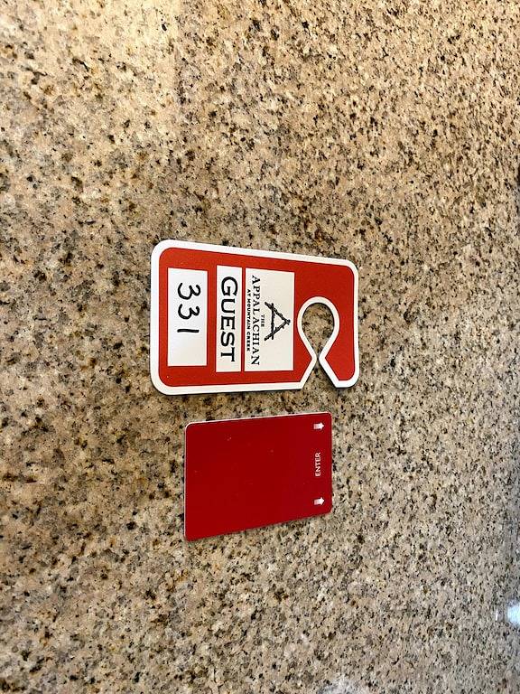 Ganze Wohnung, Sunsets at Mountain Creek. Balcony! Ski in/out, Pool, hot tub, wineries! in Mountain Creek