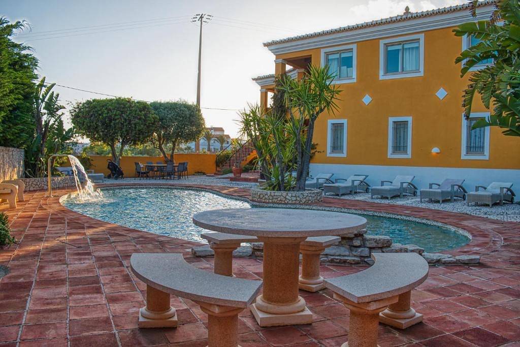 Appartement de vacances entier, Studio apartment with pool Meia Praia beach, Lagos in São Sebastião, São Gonçalo de Lagos