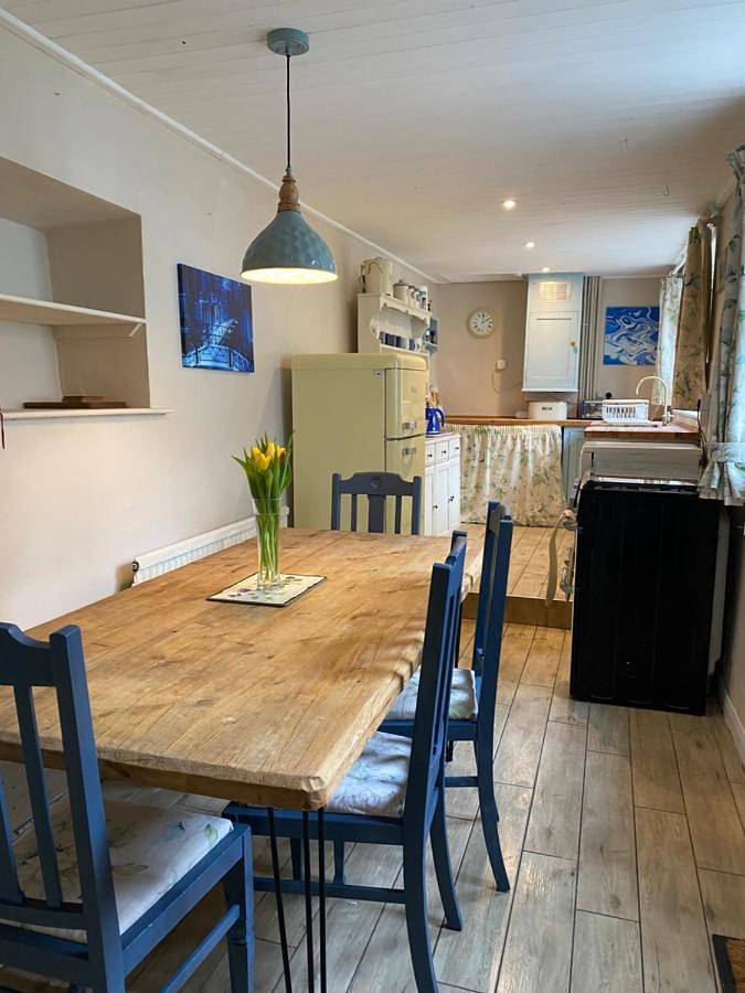 Three-Bedroom House in Glastonbury, Somerset