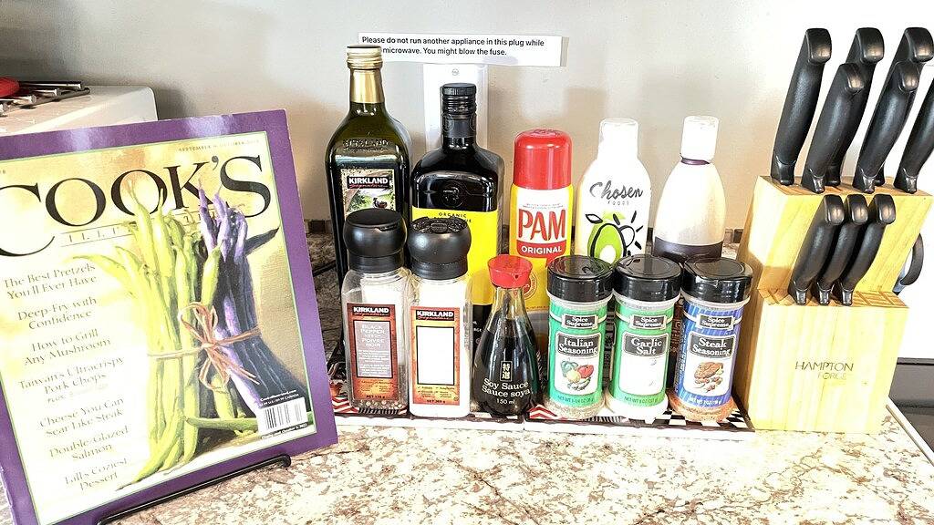 Quiet, private, bungalow w fenced yard. in Parksville, Regional District of Nanaimo