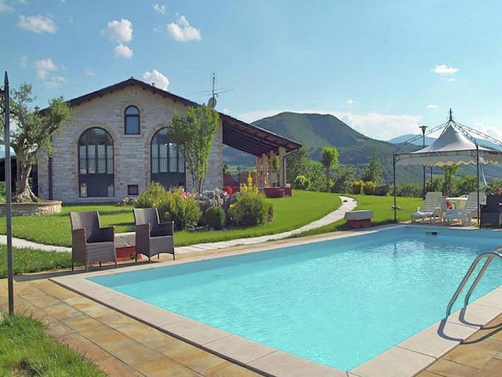 Gîte pour 5 personnes, avec terrasse ainsi que jardin et piscine, animaux acceptés en Italie - 4