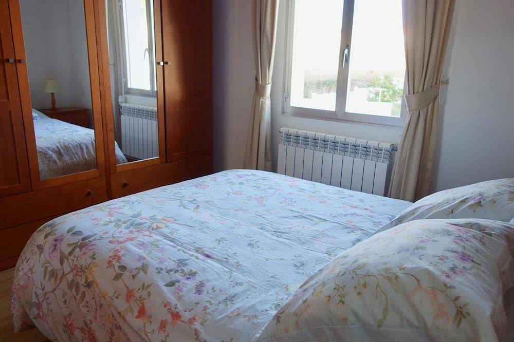 Comfortable, sunny home just a hop, skip and jump to the beach! in Ortigueira, Galician Coast