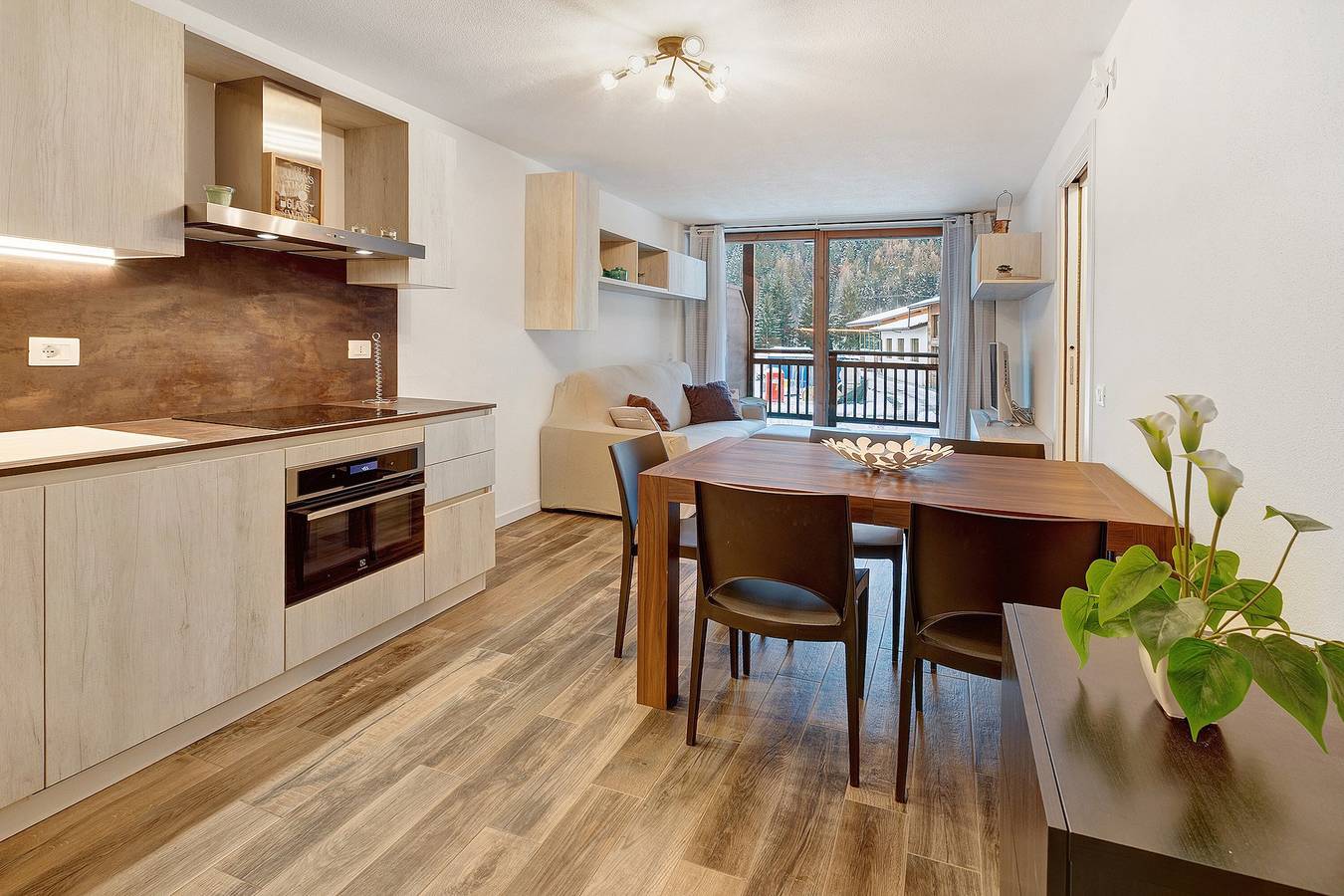 Appartamento intero, Appartamento 'Viola' con Vista Montagna, Balcone e Wi-Fi in Valdidentro, Parco Nazionale dello Stelvio