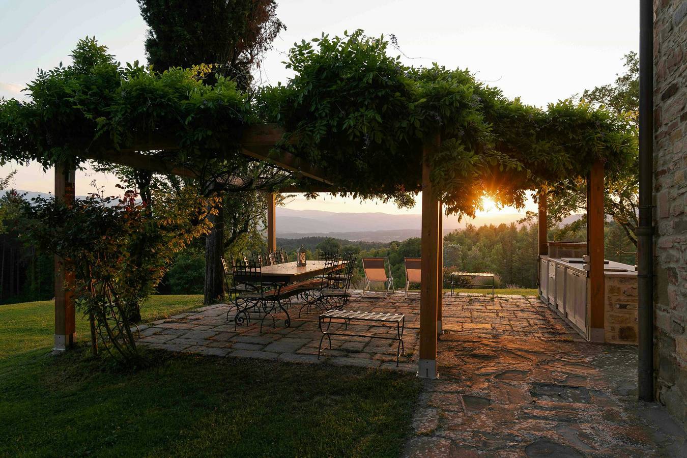 Casale mit Panorama-Pool inmitten von Olivenhainen in Bibbiena, Casentino