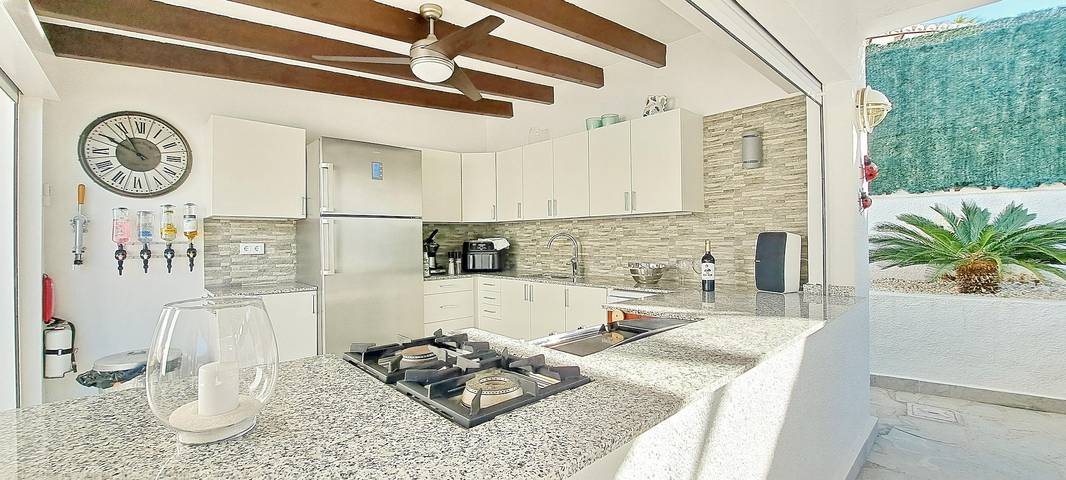 Chalet para 4 personas, con jardín además de terraza y piscina, Familias con niños en Comunidad Valenciana - 4