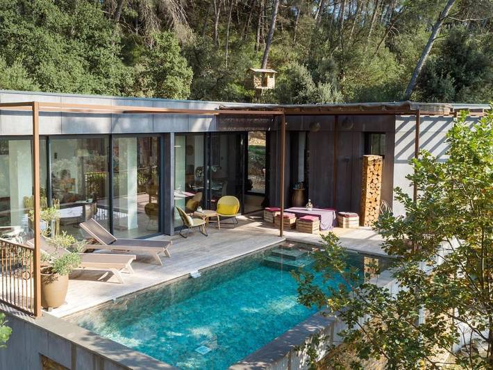 Villa pour 6 personnes, avec terrasse ainsi que vue et piscine, animaux acceptés à Bouc-Bel-Air