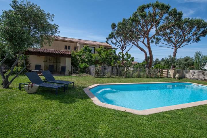 Gîte pour 4 personnes, avec jardin ainsi que terrasse et piscine, animaux acceptés à Calenzana - 2