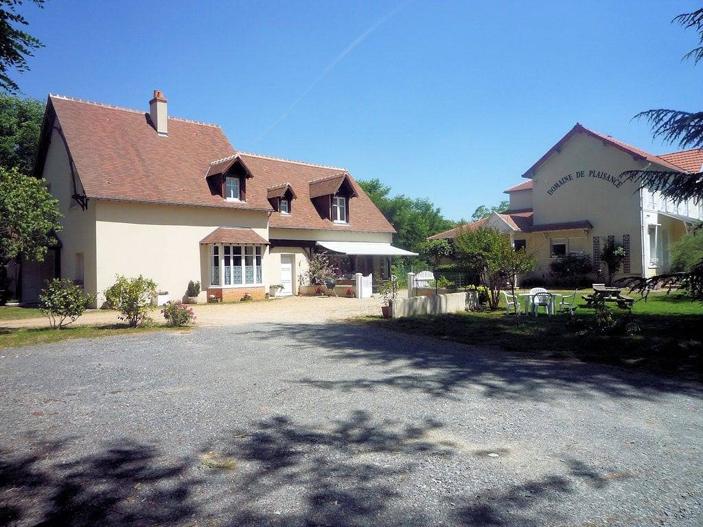 Domaine de Plaisance, gîte et chambres d'hôtes - Suite Azay le Rideau + chambre attenante in Druye, Région de Tours