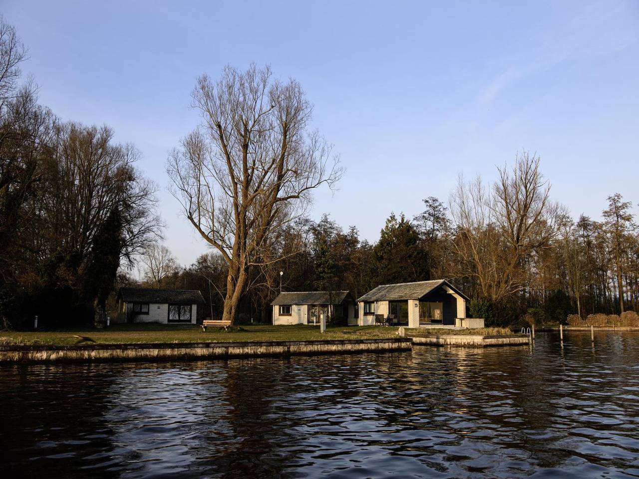 Privé-eilandbungalowverblijf in Boomhoek, Loosdrecht