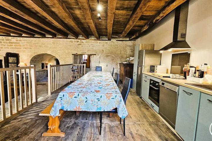 Location de vacances pour 12 personnes à Chaumeil