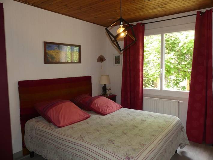 Location de vacances pour 4 personnes, avec vue et jardin à Sallebœuf - 4