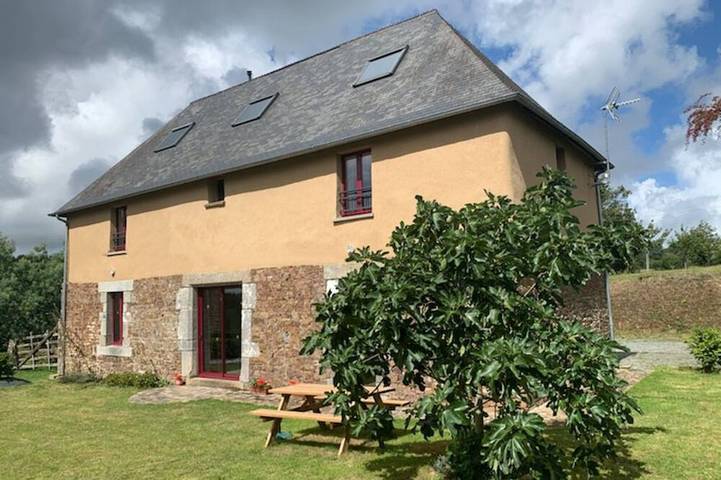 Gîte pour 8 personnes, avec jardin à Saint-Denis-le-Vêtu