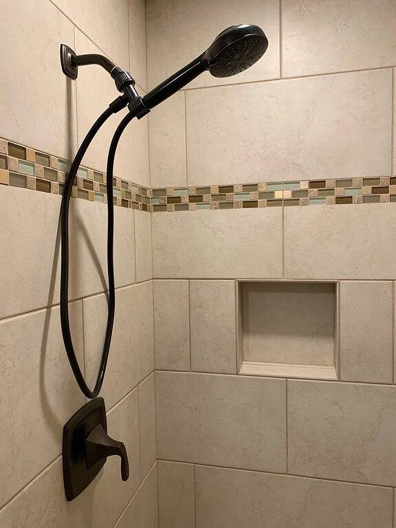 Ganze Wohnung, 2 Br plus Loft Familienfreundliche aktualisierte Wohnung in der Nähe von Ski Hill, See & Wandern in Truckee, Donner Lake