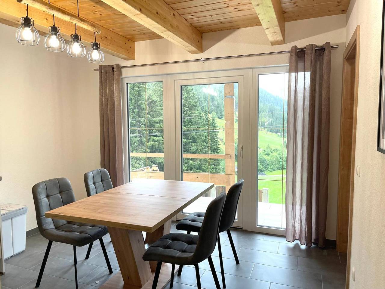 Ganze Wohnung, Ferienwohnung 'Zum Klammlhof' mit Bergblick, privater Terrasse und Wi-Fi in Reichenau (Österreich), Nockberge