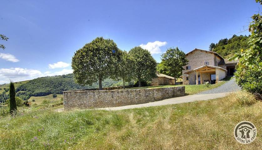 Gîte pour 14 personnes, avec terrasse et jardin dans Rhône - 4