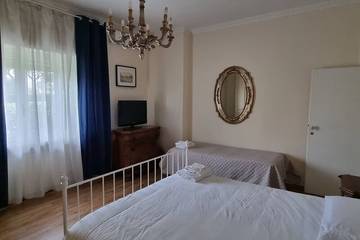 Villa for 6 Guests in Rome, Rome Province, Picture 4